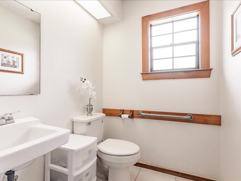 More Photos Of 13225 FL-64, Bradenton Loft Creative Space For Sale