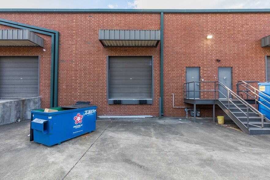 More Photos Of 5910 Shiloh Rd E, Alpharetta Light Distribution For Lease