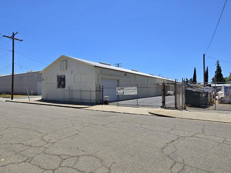 More Photos Of 10 Daisy Ave, Lodi Warehouse For Lease
