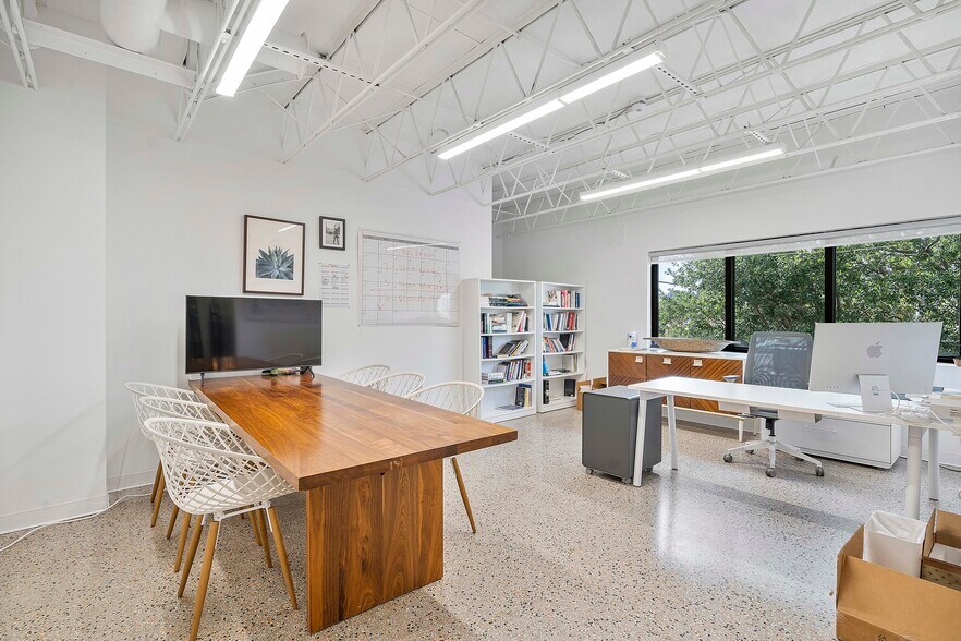 More Photos Of 900 NW 6th St, Fort Lauderdale Loft Creative Space For Lease