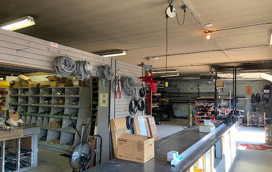 More Photos Of 470 Des Meurons Rue, Winnipeg Distribution For Sale