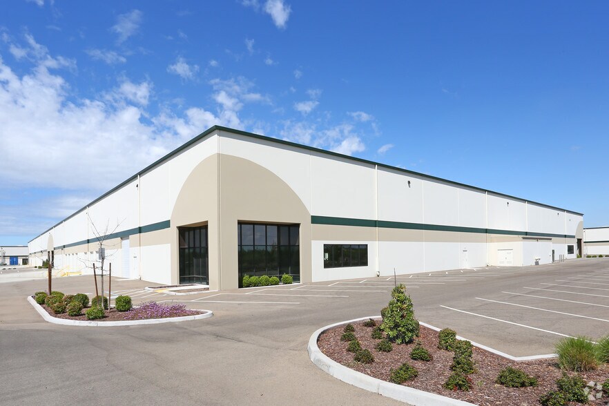 More Photos Of 4485 S Minnewawa Ave, Fresno Warehouse For Lease