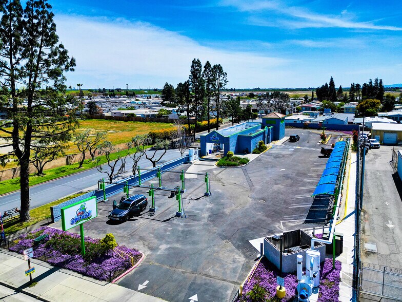 More Photos Of 1810 E Yosemite Ave, Manteca Carwash For Sale
