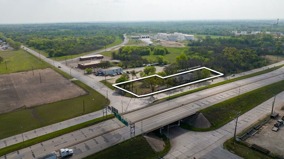 More Photos Of 914 S Loop Dr, Waco Apartments For Sale