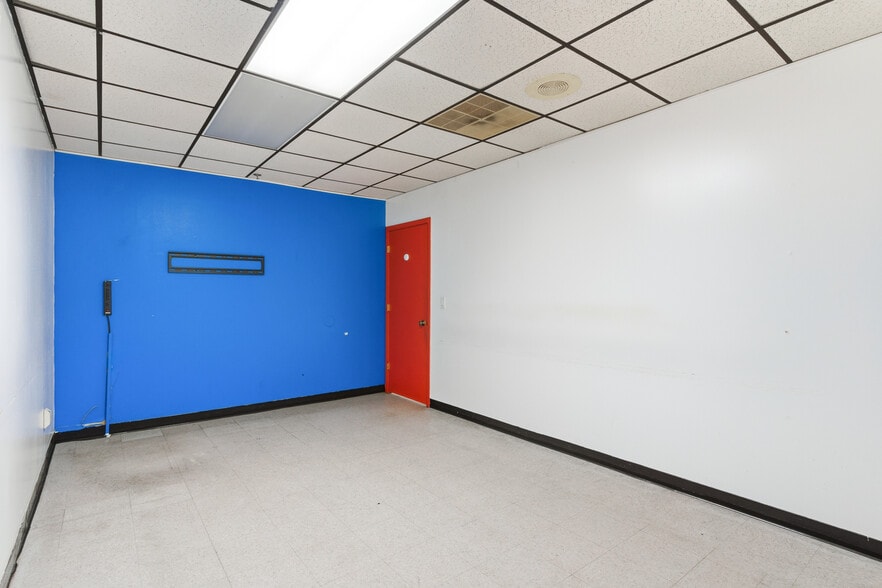 More Photos Of 128 Wilson Ave, Newark Office For Lease