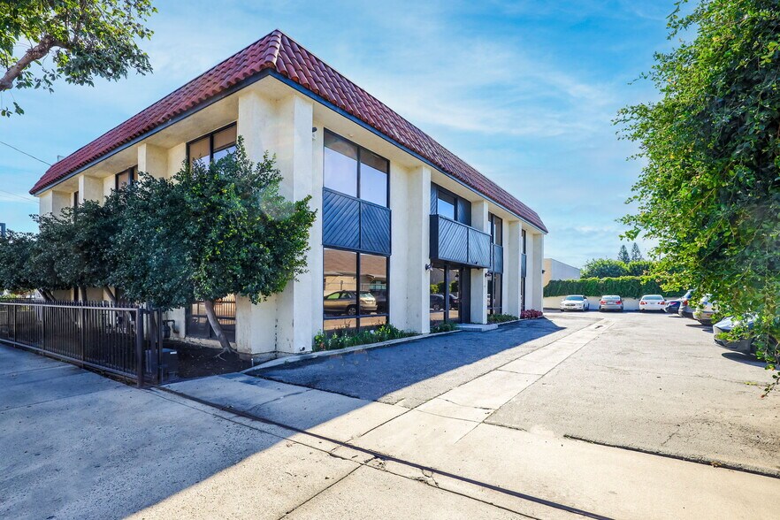 More Photos Of 1314 W 5th St, Santa Ana Office For Lease