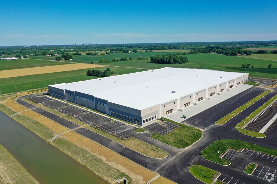 More Photos Of 5999 Bixby Rd, Canal Winchester Distribution For Lease