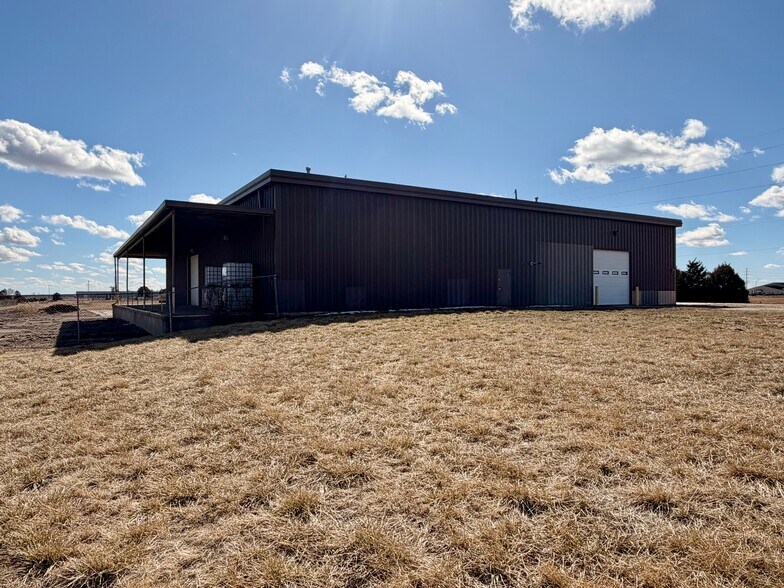 More Photos Of 4303 E 39th St, Kearney Warehouse For Sale