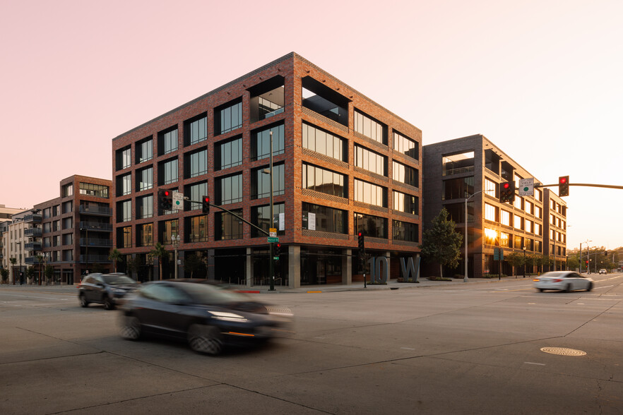 Primary Photo Of 10 W Walnut St, Pasadena Loft Creative Space For Lease