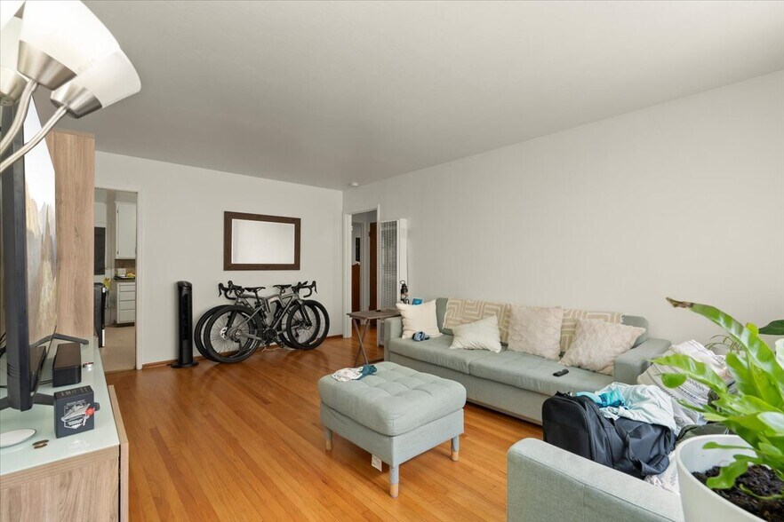 More Photos Of 1172 Clinton St, Redwood City Apartments For Sale