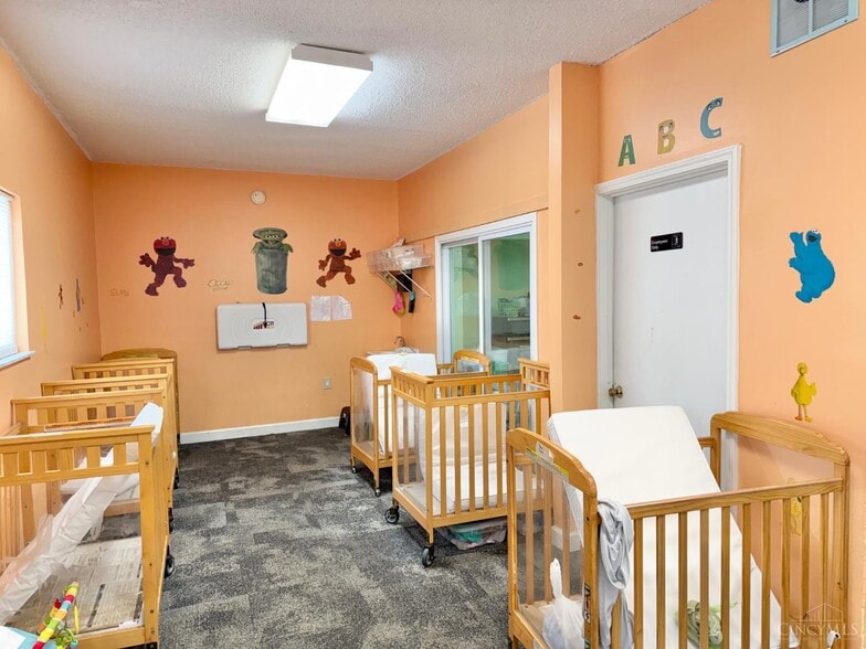 More Photos Of 3829 North Bend Rd, Cincinnati Office For Sale
