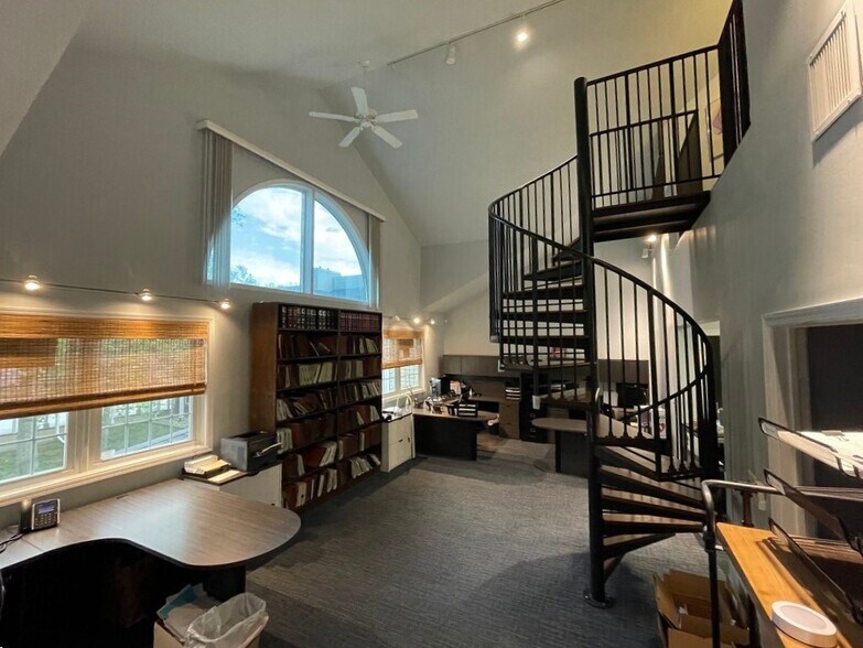 More Photos Of 256 Columbia Tpke, Florham Park Medical For Sale