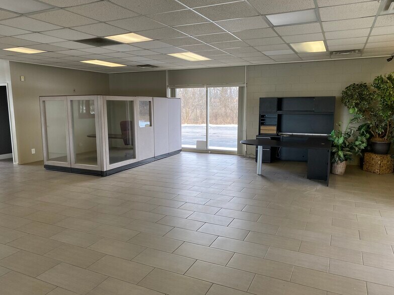 More Photos Of 11293 Torrey Rd, Fenton Storefront Retail Office For Sale