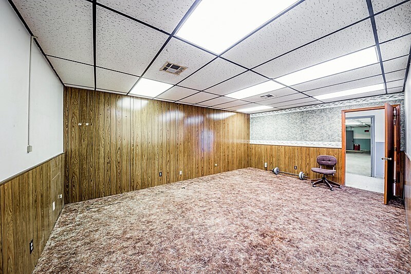 More Photos Of 730 E Eseco Rd, Cushing Warehouse For Sale