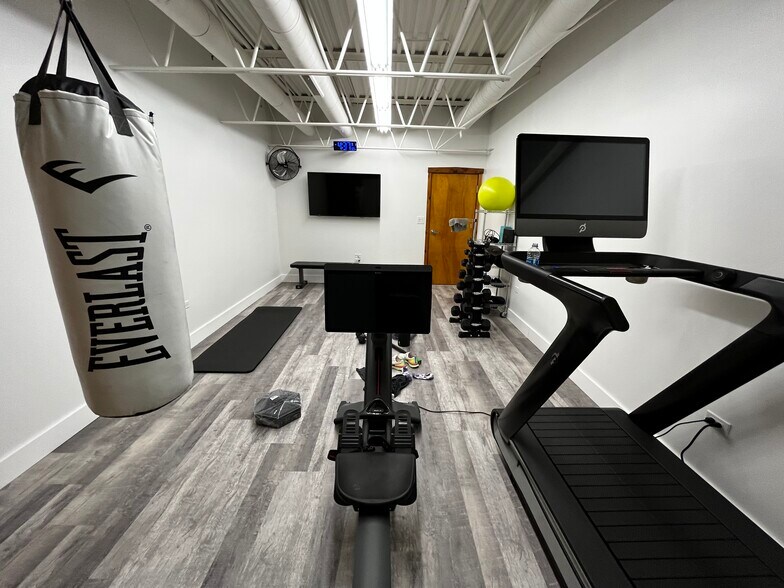 More Photos Of 1540 Hannah Ave, Forest Park Light Distribution For Sale