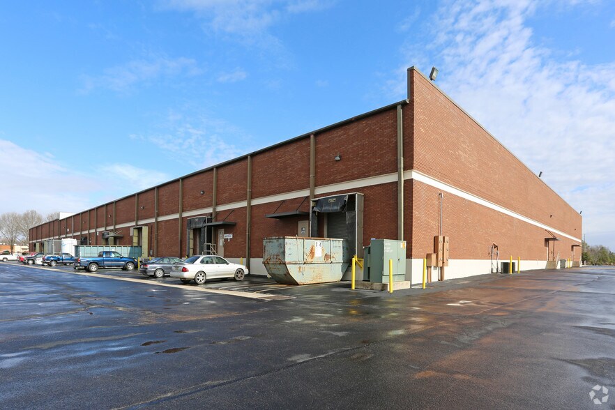 More Photos Of 822 James Record Rd, Huntsville Warehouse For Lease