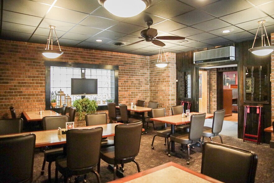 More Photos Of 4476 Business 220, Bedford Restaurant For Sale