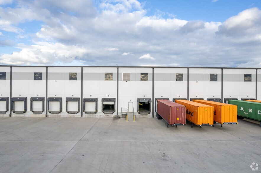 More Photos Of 10565 Red Bluff Rd, Pasadena Distribution For Lease