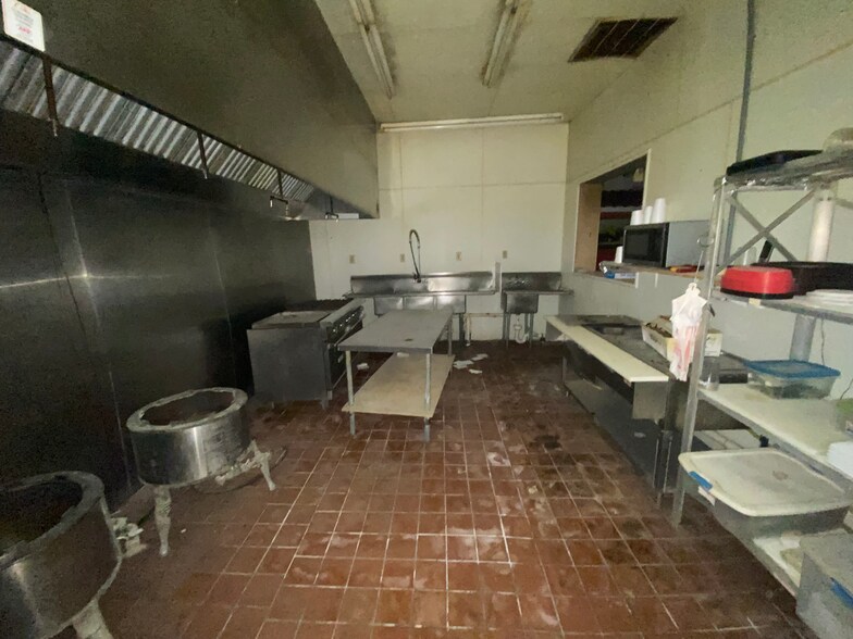 More Photos Of 202 Pine st, Pink Hill Flex For Sale