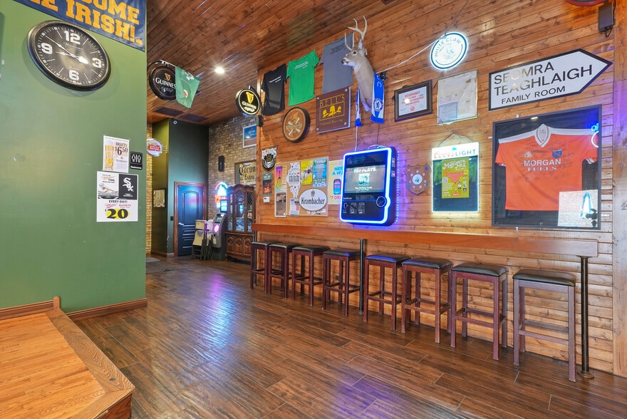 More Photos Of 10618 S Western Ave, Chicago Bar For Sale