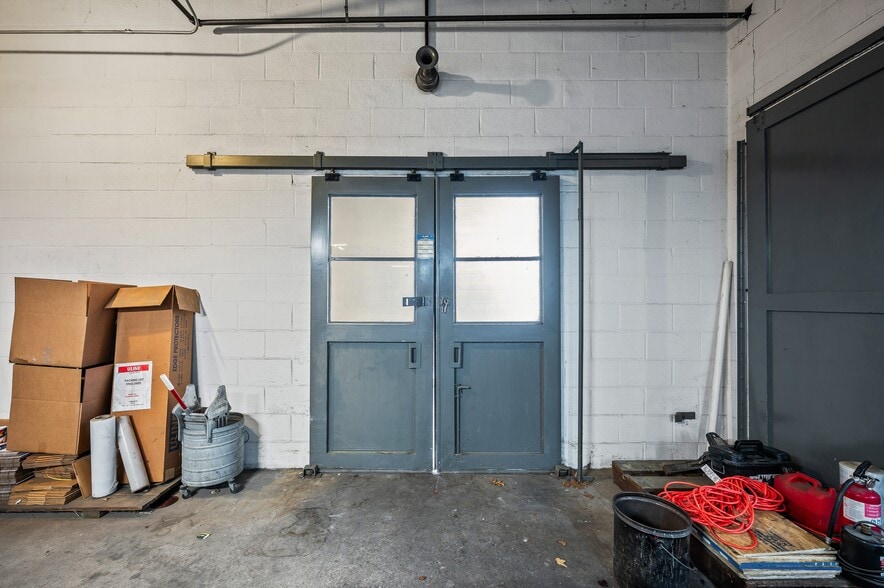 More Photos Of 2028 Washington Ave, Saint Joseph Warehouse For Sale