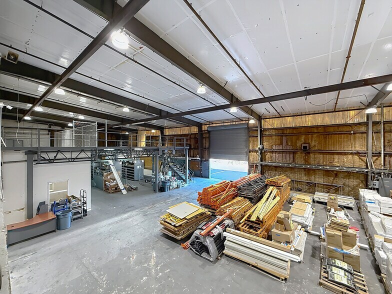 More Photos Of 4677 118th Ave N, Clearwater Manufacturing For Sale
