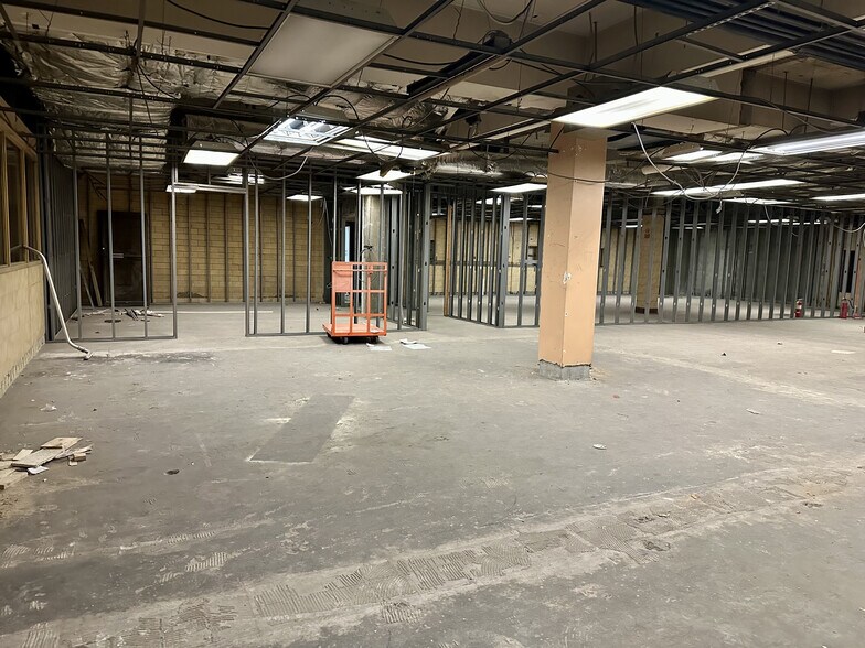 More Photos Of 400 Delancy St, Newark Warehouse For Lease