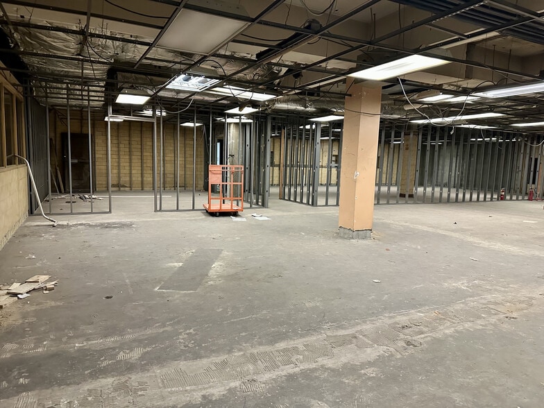 More Photos Of 400 Delancy St, Newark Warehouse For Lease