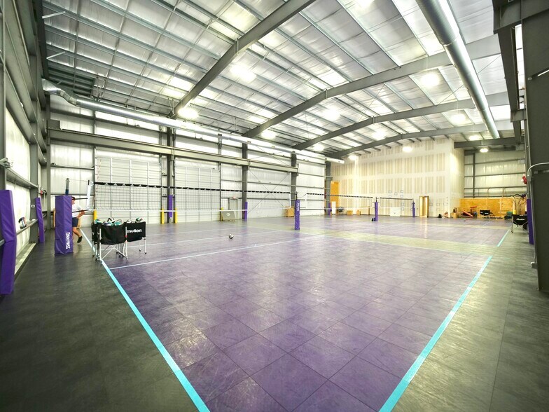 More Photos Of 21207 Hufsmith-Kohrville Rd, Tomball Warehouse For Lease