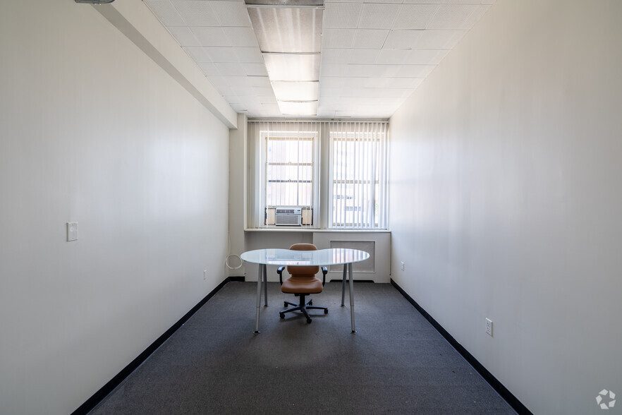 More Photos Of 1087 Elm St, Manchester Office For Lease