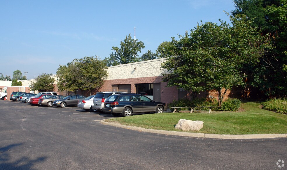 More Photos Of 41551-41651 W 11 Mile Rd, Novi Light Manufacturing For Lease