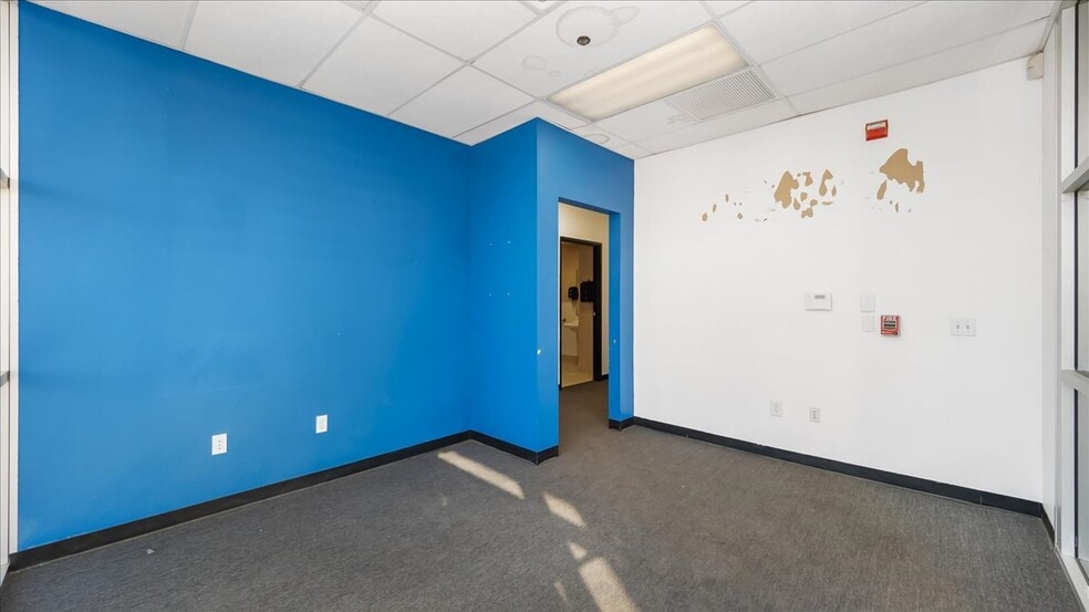 More Photos Of 73814 Dinah Shore Dr, Palm Desert Warehouse For Lease