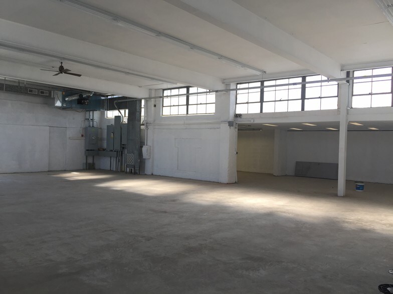 More Photos Of 7 Westerly Rd, Ossining Warehouse For Lease