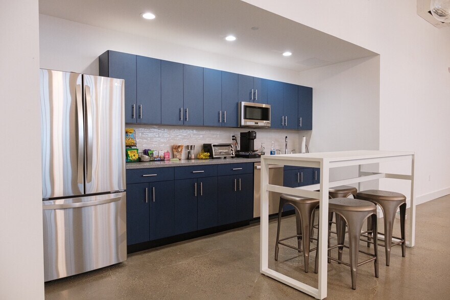 More Photos Of 3 W Main St, Irvington Office For Lease