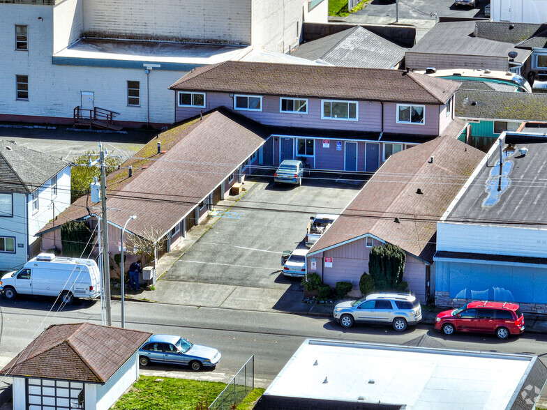 Primary Photo Of 731 9th St, Crescent City Apartments For Sale