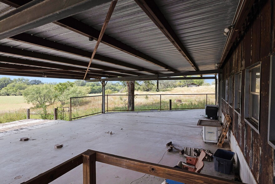 More Photos Of 14395 E Hwy 90A, Gonzales Restaurant For Sale