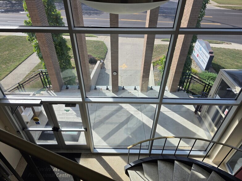 More Photos Of 135 W Dorothy Ln, Kettering Medical For Sale