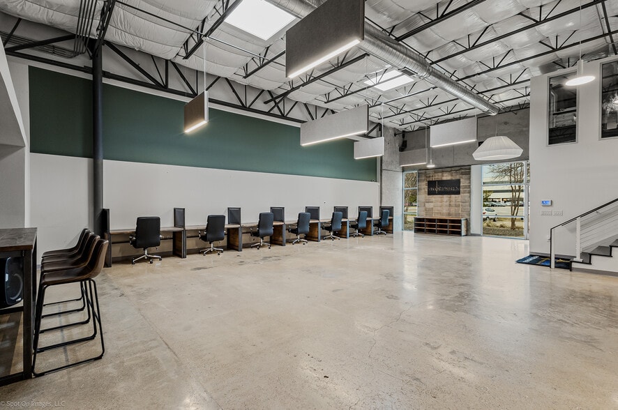 More Photos Of 1380 River Bend Dr, Dallas Office For Sale