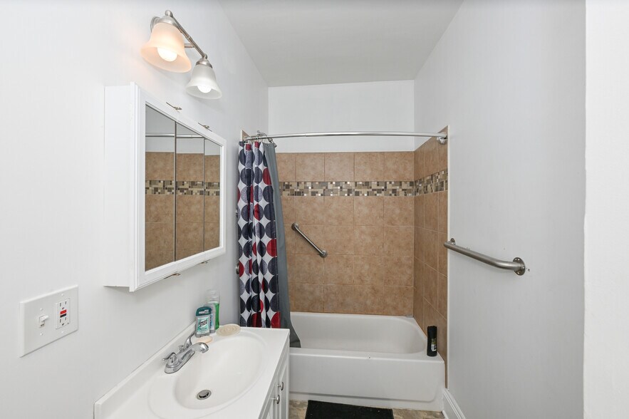 More Photos Of 3908 Denison Ave, Cleveland General Retail For Sale