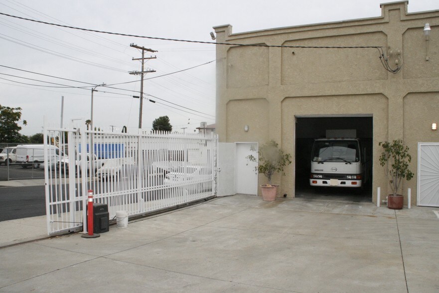 More Photos Of 25915 Senator Ave, Harbor City Warehouse For Lease