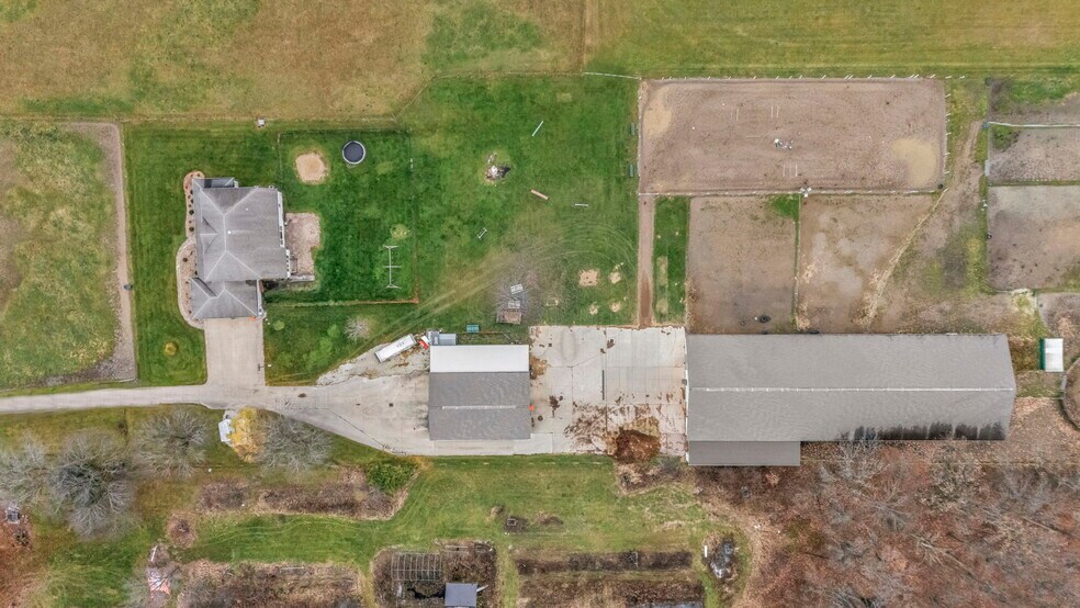 More Photos Of 16449 S Boone Rd, Columbia Station Specialty For Sale