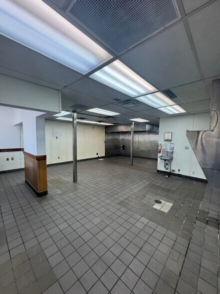 More Photos Of 1428-1430 W Glenoaks Blvd, Glendale Freestanding For Lease