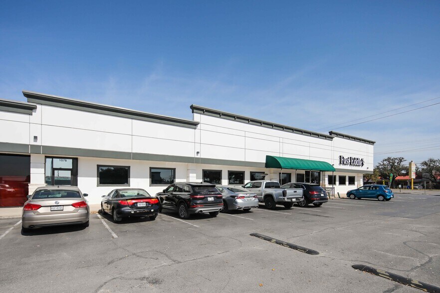 More Photos Of 7616 Culebra Rd, San Antonio Unknown For Lease