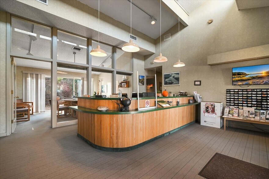 More Photos Of 1904 PA-940, Pocono Pines General Retail For Sale