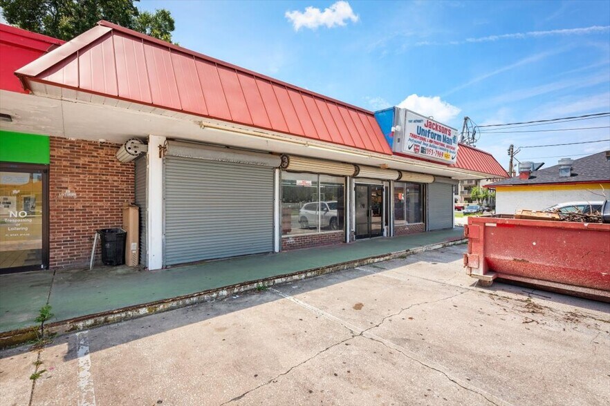 More Photos Of 20 E 9th St, Jacksonville Freestanding For Lease