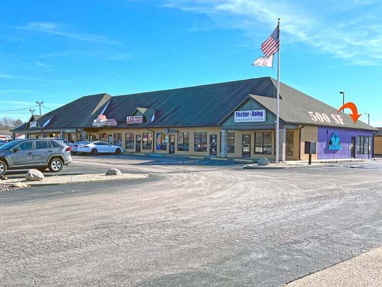 More Photos Of 721 W US Highway 50, O'Fallon Storefront Retail Office For Lease