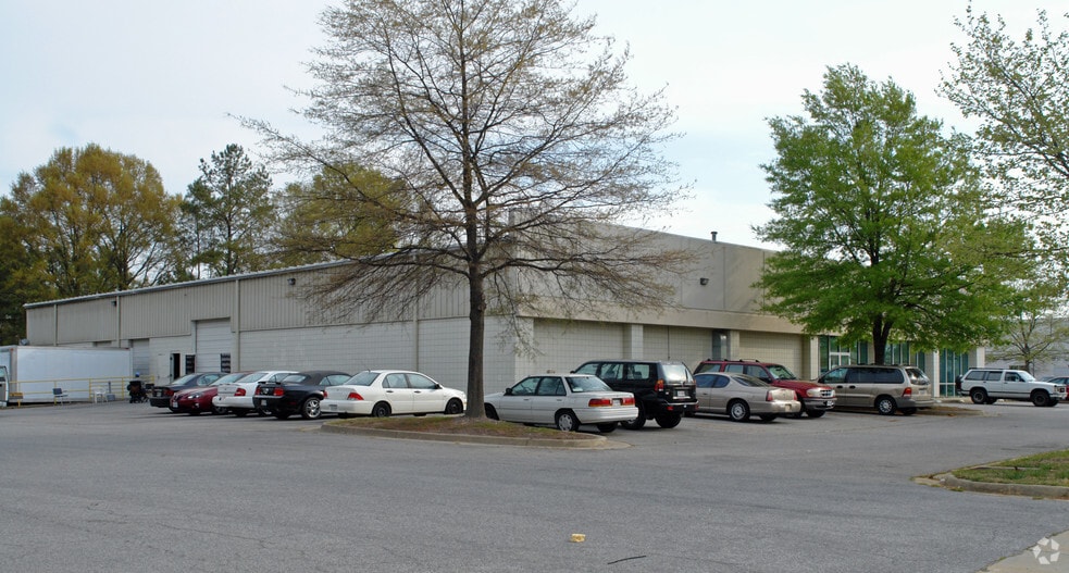 More Photos Of 1100 Executive Blvd, Chesapeake Light Distribution For Lease