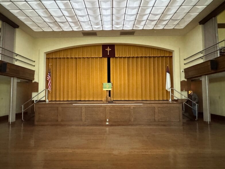 More Photos Of 100 Lafayette St, York Specialty For Sale