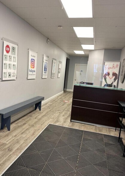 More Photos Of 142 Mill St, Halton Hills Storefront For Sale