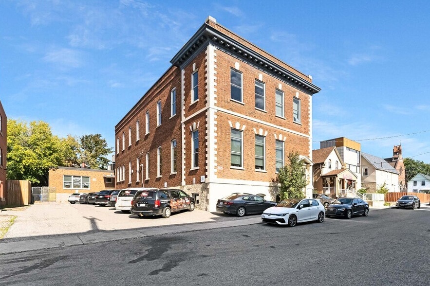 Primary Photo Of 43-45 Eccles St, Ottawa Office For Sale